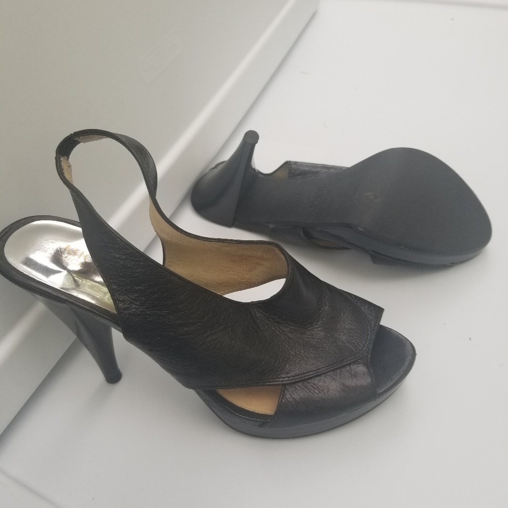 High heeled leather sandals
